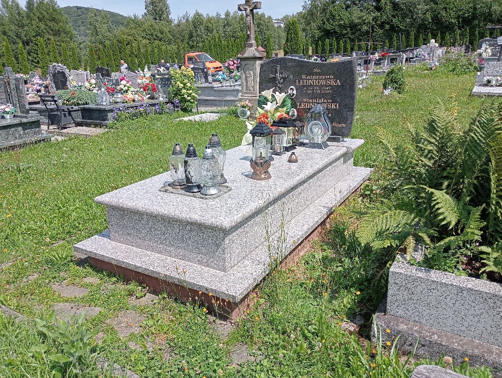 Grób Stanisław Ledniowski