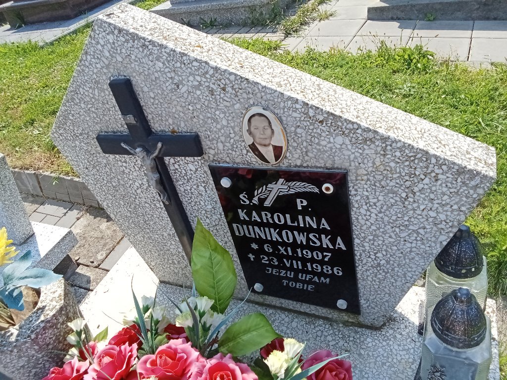 Karolina Dunikowska 1907 Uście Gorlickie - Grobonet - Wyszukiwarka osób pochowanych